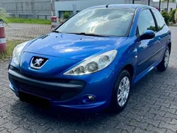 Blau Gebraucht 2009 Peugeot 206+ Basis Kleinwagen | 2.500 € (Fairer Preis)