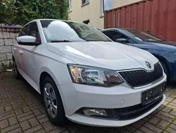 Weiß Gebraucht 2015 Skoda Fabia Ambition Kleinwagen | 5.489 € (Superpreis)