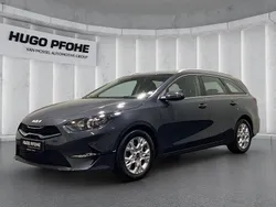 Grau Gebraucht 2024 Kia Ceed Limousine | 22.490 € (Guter Preis)