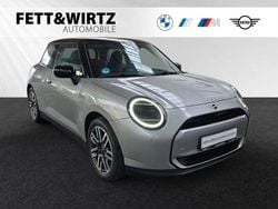 Melting silver iii Gebraucht 2024 Mini Cooper Kleinwagen | 25.900 € (Guter Preis)