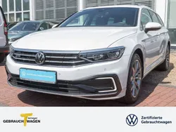 Weiß Gebraucht 2023 VW Passat GTE Kombi | 31.650 € (Superpreis)