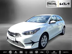 Weiß Neu 2025 Kia Ceed Limousine | 23.250 € (Guter Preis)