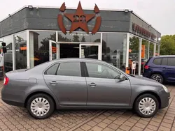 Platinum grey metallic Gebraucht 2007 VW Jetta Comfortline Limousine | 2.390 € (Etwas zu teuer)