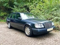 Schwarz Gebraucht 1995 Mercedes 200 Kombi | 2.450 €