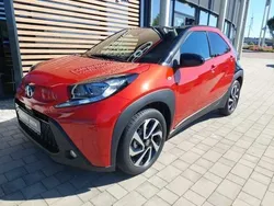 Chilli red / black Neu 2025 Toyota Aygo Kleinwagen | 19.809 €