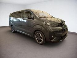 Grau Gebraucht 2024 Opel Zafira Life Edition Van / Kleinbus | 34.990 € (Superpreis)