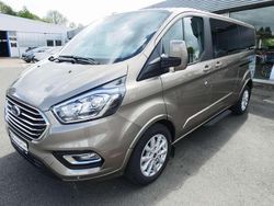 Pyritsilber metallic Gebraucht 2023 Ford Tourneo Titanium Van / Kleinbus | 42.999 € (Etwas zu teuer)
