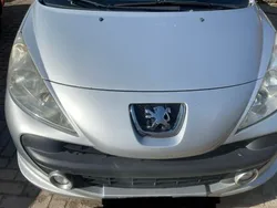 Silber Gebraucht 2009 Peugeot 207 Urban Move Kleinwagen | 2.000 € (Guter Preis)
