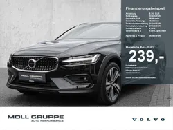 Black solid ´stone´ / solid Gebraucht 2023 Volvo V60 CC Plus Kombi | 35.980 € (Superpreis)