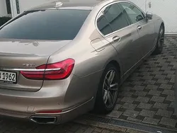 Gold Gebraucht 2025 BMW 750 Limousine | 35.600 €