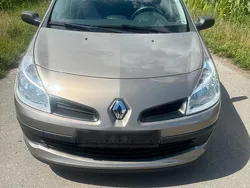 Gold Gebraucht 2008 Renault Clio II Kleinwagen | 2.000 €