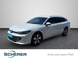 Oryxweiß perlmutteffekt Gebraucht 2024 VW Passat Business Kombi | 31.200 € (Guter Preis)