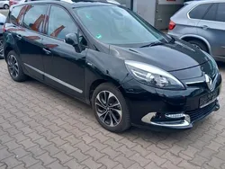 Schwarz Gebraucht 2014 Renault Scénic III Bose Edition Van / Kleinbus | 9.500 € (Etwas zu teuer)