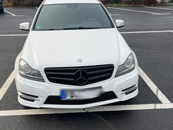 Weiß Gebraucht 2013 Mercedes C250 Avantgarde Limousine | 13.399 €