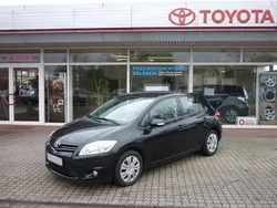 Schwarz Gebraucht 2010 Toyota Auris Life+ Limousine | 5.430 € (Fairer Preis)