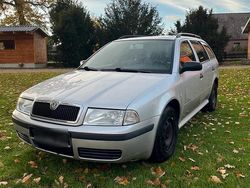 Silber Gebraucht 2003 Skoda Octavia Kombi | 2.000 € (Teuer)