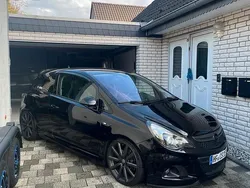 Schwarz Gebraucht 2011 Opel Corsa Edition Coupé | 15.000 €