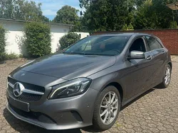 Grau Gebraucht 2015 Mercedes A180 Limousine | 13.990 € (Fairer Preis)