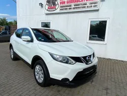 Weiß Gebraucht 2014 Nissan Qashqai Visia SUV | 5.950 € (Teuer)