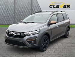 Dolomitgrau Gebraucht 2024 Dacia Jogger Extreme Van / Kleinbus | 25.230 € (Etwas zu teuer)