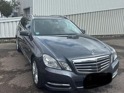 Grau Gebraucht 2010 Mercedes E250 Avantgarde Kombi | 9.500 € (Guter Preis)