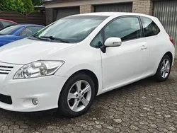 Weiß Gebraucht 2012 Toyota Auris Limousine | 5.490 € (Fairer Preis)