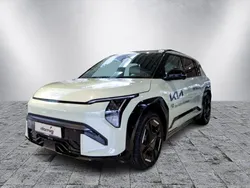 Grün Gebraucht 2024 Kia EV3 4 SUV | 46.490 € (Etwas zu teuer)