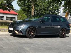 Grau Gebraucht 2020 Cupra Leon Kombi | 26.200 € (Etwas zu teuer)