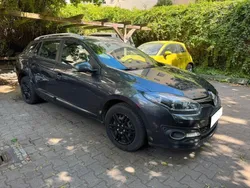 Grau Gebraucht 2014 Renault Mégane GrandTour Initiale Paris Kombi | 2.999 € (Superpreis)