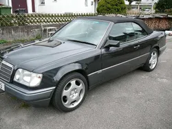 Schwarz Gebraucht 1994 Mercedes E220 Sportline Cabrio | 27.500 €