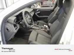 Weiß Gebraucht 2024 Audi S3 Ambiente Limousine | 45.480 € (Fairer Preis)