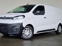 Weiss / eisweiss / uni Gebraucht 2023 Citroën e-Jumpy Van / Kleinbus | 28.970 €