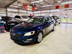 Blau Gebraucht 2013 Volvo V60 Kombi | 5.850 €