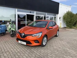 Orange Gebraucht 2020 Renault Clio IV Limousine | 10.380 € (Guter Preis)