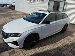 Weiß Gebraucht 2025 Skoda Octavia RS Kombi | 40.990 € (Guter Preis)