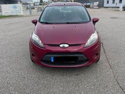 Rot Gebraucht 2009 Ford Fiesta Limousine | 2.790 €