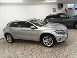 Silber Gebraucht 2016 Mercedes GLA200 SUV | 16.990 € (Fairer Preis)