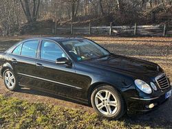 Schwarz Gebraucht 2007 Mercedes E220 Avantgarde Limousine | 6.500 € (Etwas zu teuer)