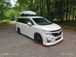 Weiß Gebraucht 2012 Nissan Elgrand Van / Kleinbus | 19.999 €