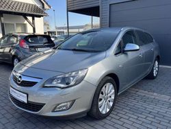 Grau Gebraucht 2012 Opel Astra Innovation Kombi | 7.470 € (Etwas zu teuer)