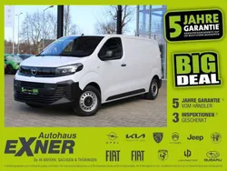 Weiss icy Gebraucht 2024 Opel Vivaro Edition Van | 23.900 € (Superpreis)
