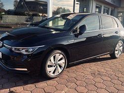 Schwarz Gebraucht 2022 VW Golf VIII Style Limousine | 21.490 € (Guter Preis)