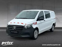 Arktikweiß Gebraucht 2024 Mercedes Vito Van / Kleinbus | 51.158 €