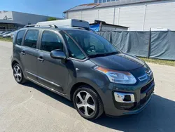 Grau Gebraucht 2016 Citroën C3 Picasso PureTech Van / Kleinbus | 6.100 € (Fairer Preis)