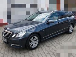 Grau Gebraucht 2011 Mercedes E200 Avantgarde Kombi | 12.400 € (Fairer Preis)