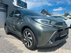 Grün Gebraucht 2023 Toyota Aygo Kleinwagen | 17.700 € (Fairer Preis)