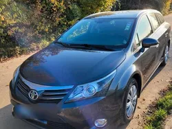Grau Gebraucht 2013 Toyota Avensis Kombi | 10.600 € (Teuer)