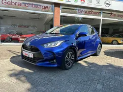 Nacht blau Gebraucht 2020 Toyota Yaris Hybrid Club Kleinwagen | 18.390 € (Fairer Preis)