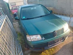 Grün Gebraucht 2001 VW Polo Kleinwagen | 780 € (Guter Preis)