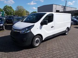 Weiß Gebraucht 2017 Opel Vivaro Van | 18.400 € (Etwas zu teuer)
